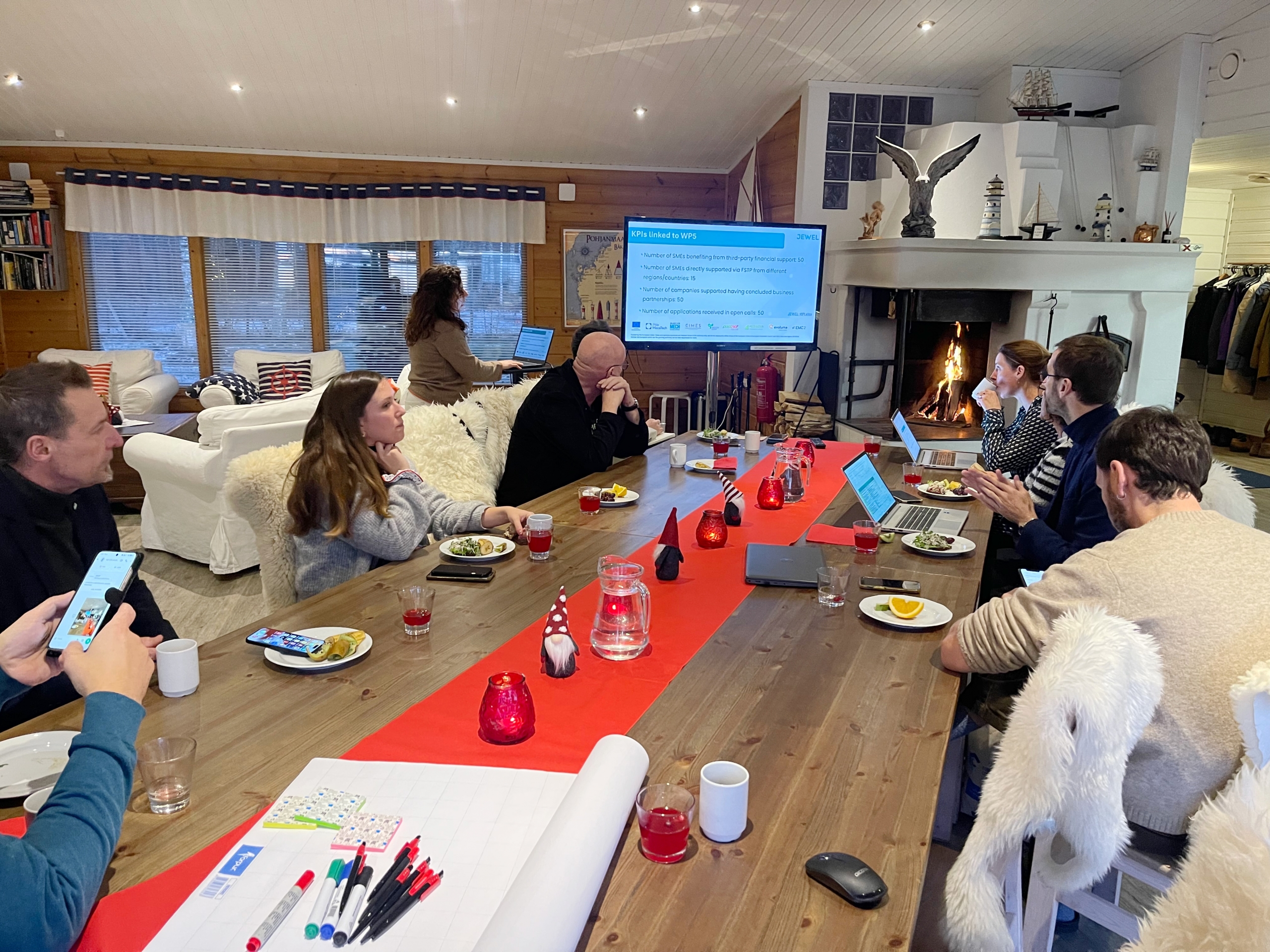 7B7C448F-716E-43F3-9477-1C54361B6426